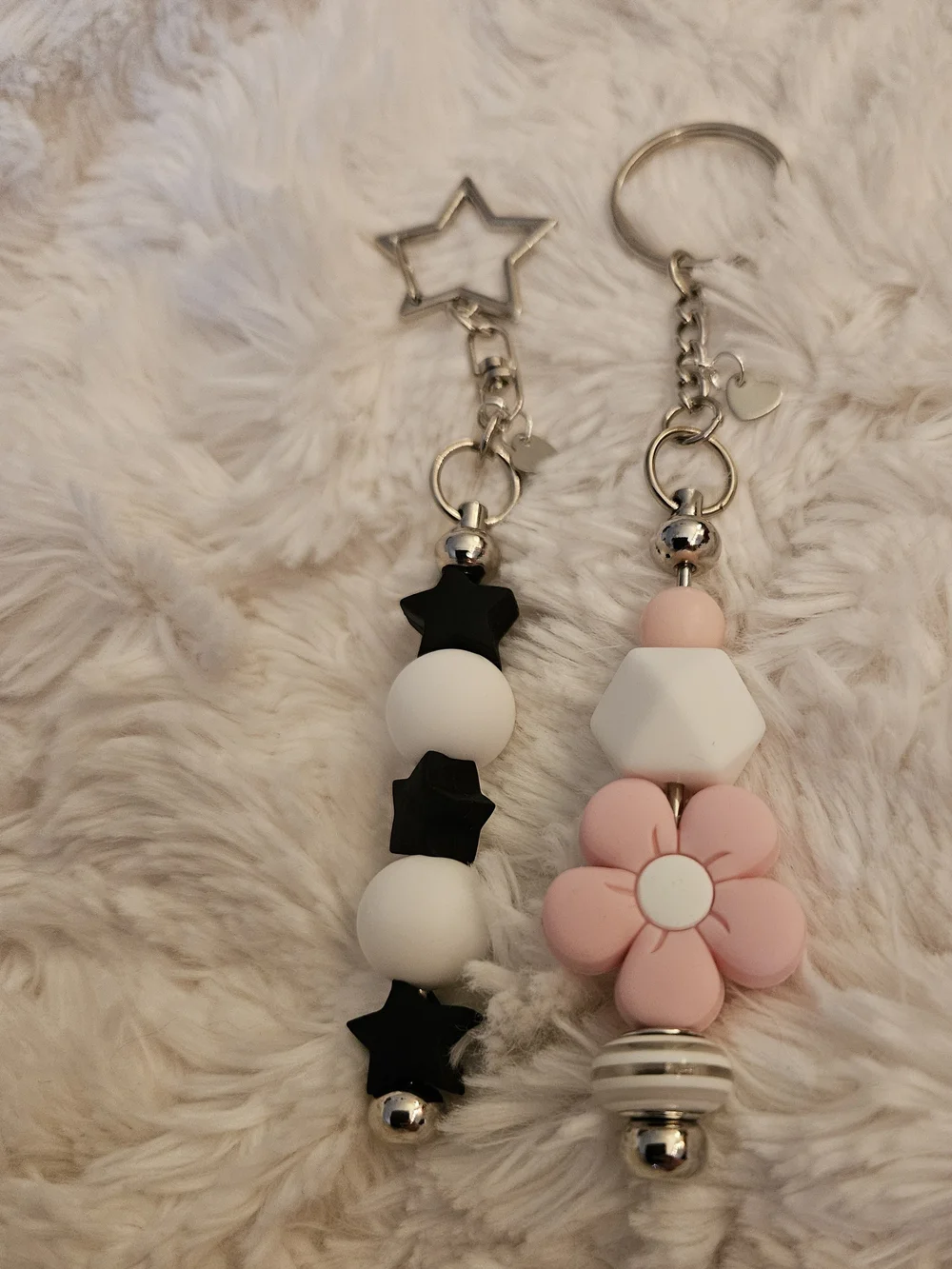 Pink Flower & Black Star ☆ Keychain Set